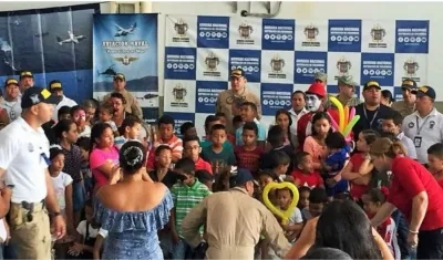 En la jornada la Armada también celebró el Día del Niño.
