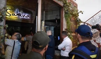 La Policía llegó al restaurante donde funciona el Consulado de España.