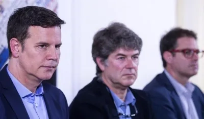 Juan Carlos Cruz (i), James Hamilton (c) y José Andrés Murillo (d).