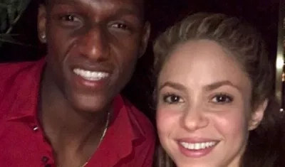 La cantante Shakira y el jugador Yerry Mina.