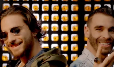 El cantante Maluma junto a Wolfine.