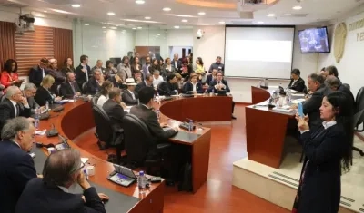 Comisiones de paz del Senado y la Cámara de Representantes se reunieron hoy.