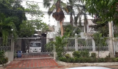 Un camión empezó a sacar las cosas de Enilce López.