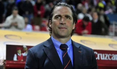 Juan Antonio Pizzi, técnico argentino. 