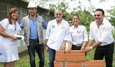 El Gobernador Eduardo Verano, la Ministra Yaneth Giha y el Secretario de Educación, Dagoberto Barraza.