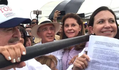 Los expresidentes Pastrana y Uribe, la candidata a la Vicepresidencia Marta Lucía Ramírez y la dirigente venezolana María Corina Machado.