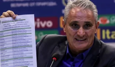 El entrenador de la selección brasileña de fútbol, Tite, ofrece la convocatoria de jugadores brasileños seleccionados para disputar el Mundial de Rusia.