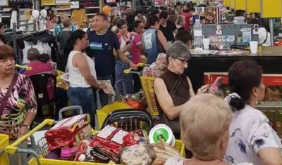  Comercio al por mayor y al por menor (3,9%) contribuyó al crecimiento de la economía.