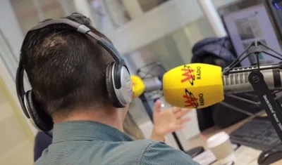 El escolta contando su historia a un medio nacional.