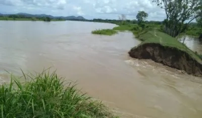 El boquete que provocó el río Cauca. 