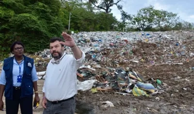 Carlos Negret, Defensor del Pueblo, durante su visita a San Andrés.