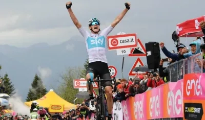 Chris Froome se impone en la meta del monte Zoncolan. 
