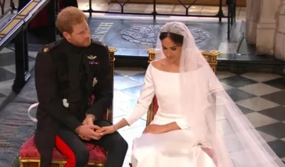 Una mirada que dice mucho entre Harry y Meghan.