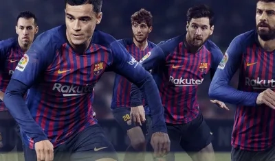 Coutinho, Messi, Busquest, Piqué y Sergi Roberto con la nueva camiseta.