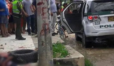 Las autoridades de Policía llegaron tras el linchamiento del presunto abusador.