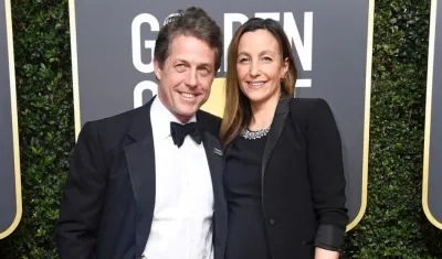 El actor Hugh Grant y su novia Anna Eberstein.