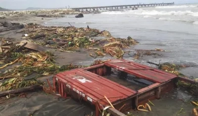 Elementos arrojados al arroyo y que terminaron en las playas.
