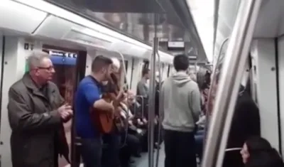 Músicos en un metro en España.