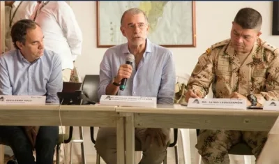  El secretario del Interior, Guillermo Polo Carbonell, Guillermo Polo,  el Gobernador Verano y el comandante de la Segunda Brigada, brigadier general Jairo Leguizamón, durante el Consejo de Seguridad.
