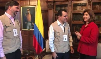 Kevin Casas, dialoga con la Canciller, María Ángela Holguín