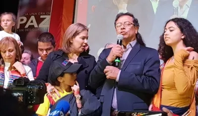 Gustavo Petro estuvo acompañado de su familia.