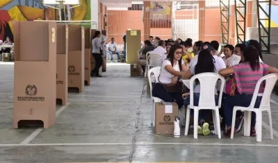 Puesto de votación en la Normal Superior La Hacienda.