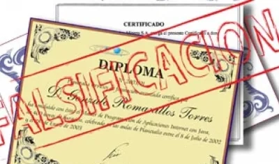 Expedían, según la Fiscalía, diplomas falsos.