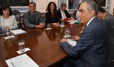 Europarlamentarios reunidos con el Alto Comisionado para la Paz, Rodrigo Rivera.