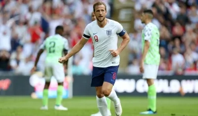 Harry Kane celebrando su gol. 