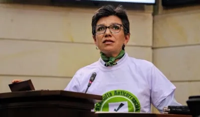 La senadora Claudia López. 
