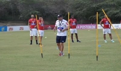 El preparador físico de Junior, Jorge Franco