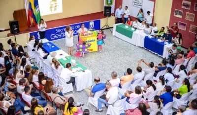 Firma del pacto por la Infancia en Soledad.