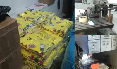 Camisetas y máquinas incautadas. 