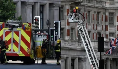 Bomberos de Londres sofocaron el incendio.