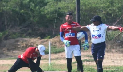 José María Pazo entrena a Sebastián Viera y José Chunga. 