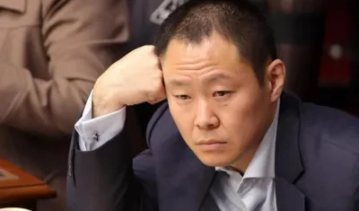 El legislador peruano Kenji Fujimori asiste a una sesión en el pleno del congreso.