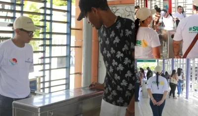 Los guías en las estaciones. 