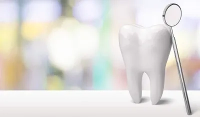 Otra recomendación es no masticar alimentos muy duros.