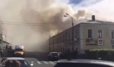  El incendio ocurrió en el centro comercial "Ménshikov Hall".