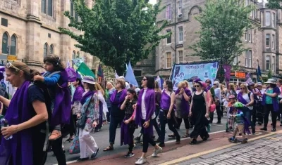 Imagen de las mujeres marchando en Londres.