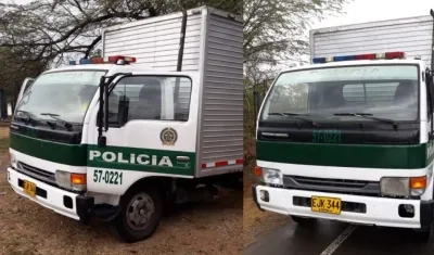 Furgón de la Policía Metropolitana de Barranquilla inmovilizado por la Policía de La Guajira.