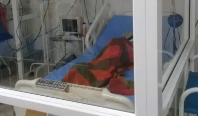 El menor permanece en la UCI de la Clínica Vidacoop.