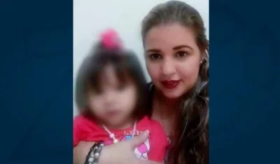 Yeni Betancurt junto a su hija Sophia Regino Betancurt.