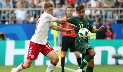 Daniel Arzani, en acción de partido ante Dinamarca.