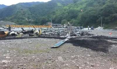 Así quedó el Mi17 quemado por disidencia de las FARC.