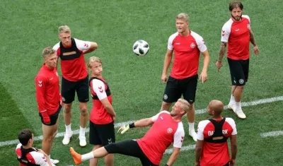 Dinamarca necesita al menos empatar para pasar a Octavos.