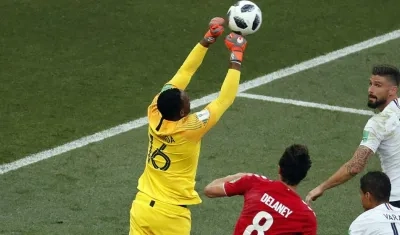 Acción del partido entre Francia y Dinamarca. 