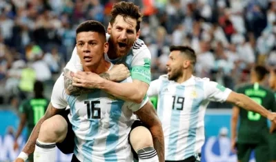 Marcos Rojo celebra el gol de la clasificación. 