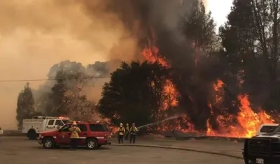  El incendio se registra al norte de la reconocida región vitivinícola de Napa.