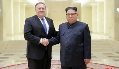 El secretario de Estado de EE.UU., Mike Pompeo y el líder norcoreano, Kim Jong-un.